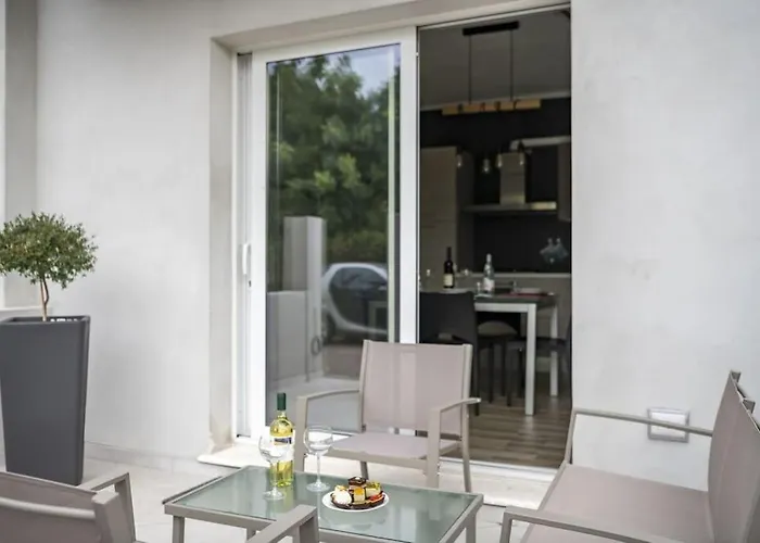 Kt House - *